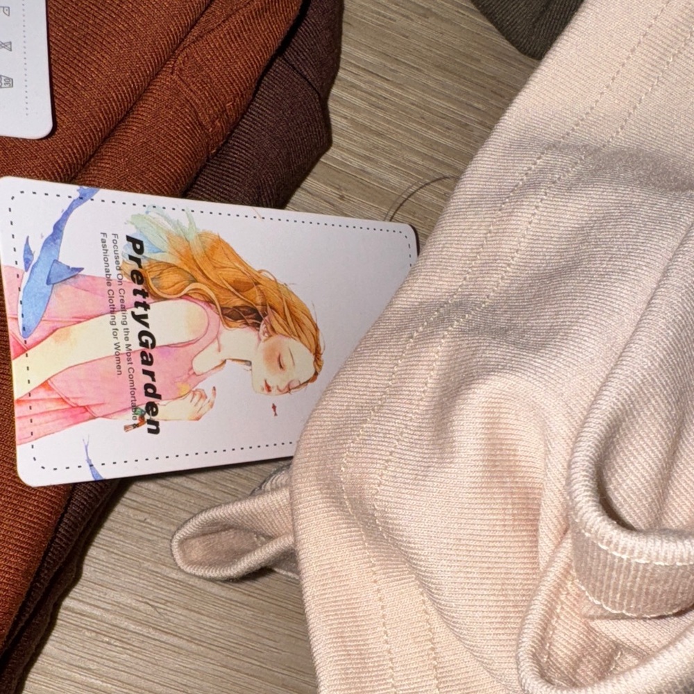 Women's Beige Lounge Set - Picture 7 of 7